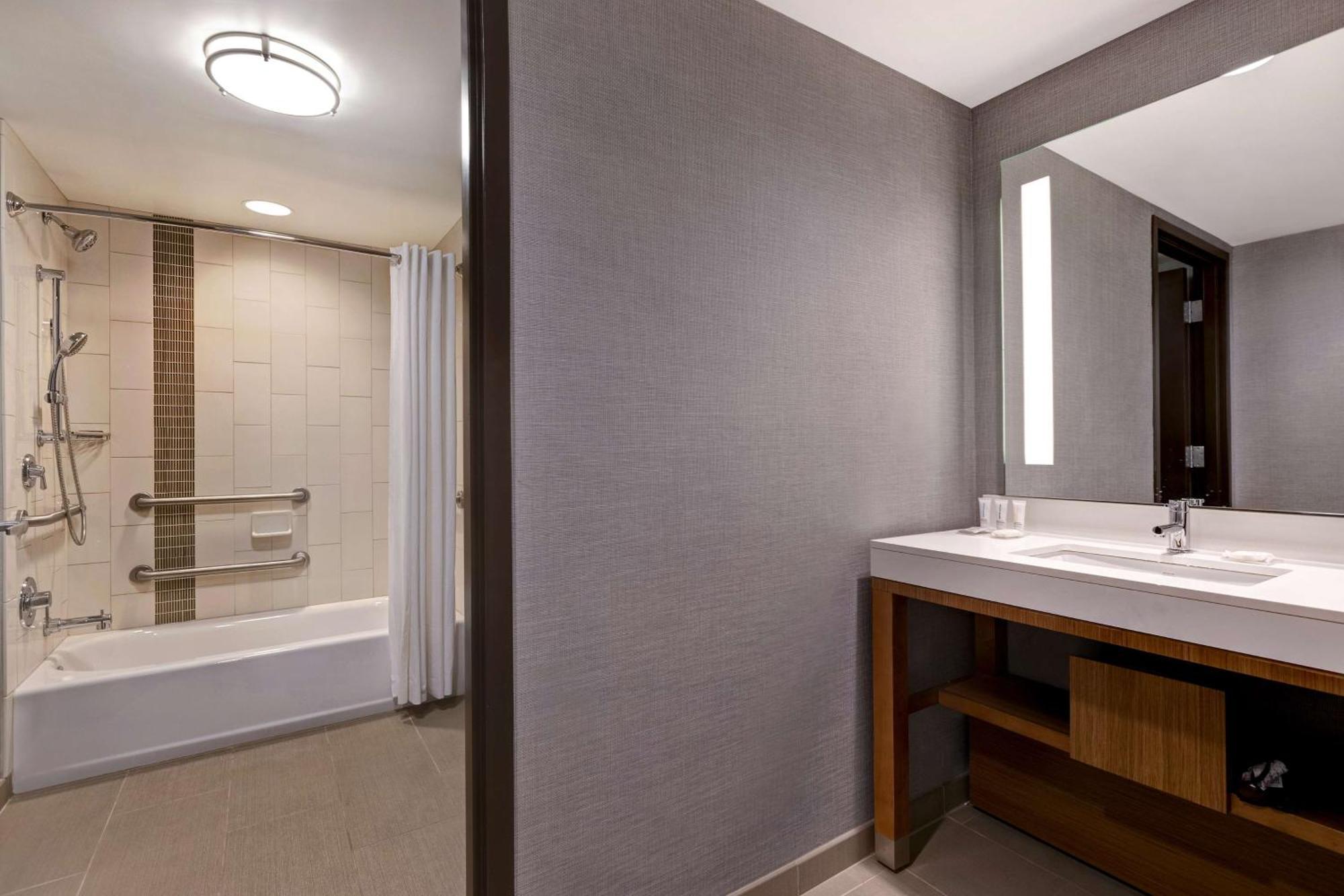 Hyatt Place Bloomington / Normal Dış mekan fotoğraf