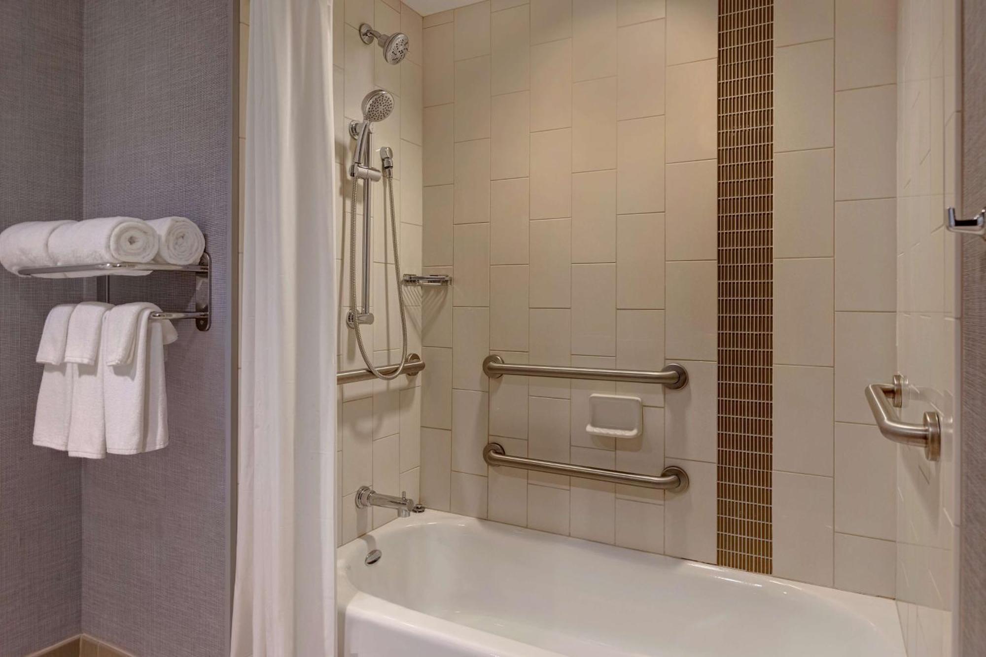 Hyatt Place Bloomington / Normal Dış mekan fotoğraf